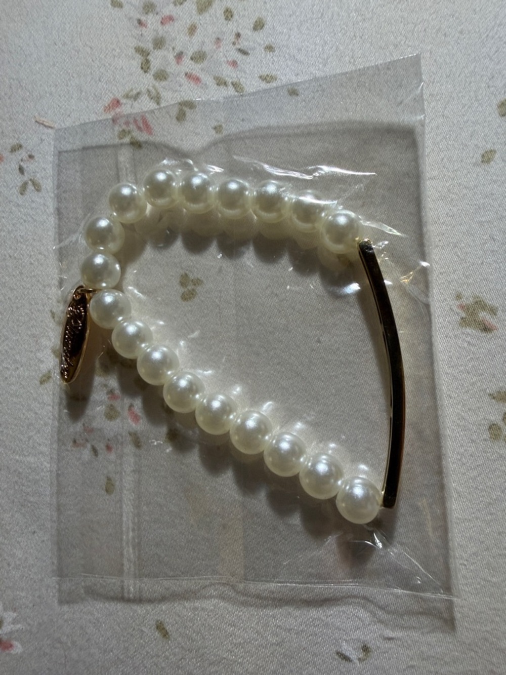 Pearl Bead Stretch Bracelet with Gold Bar